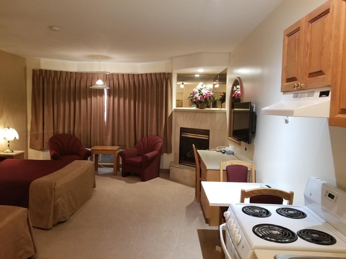 New Imperial Suites Уайткорт Екстериор снимка