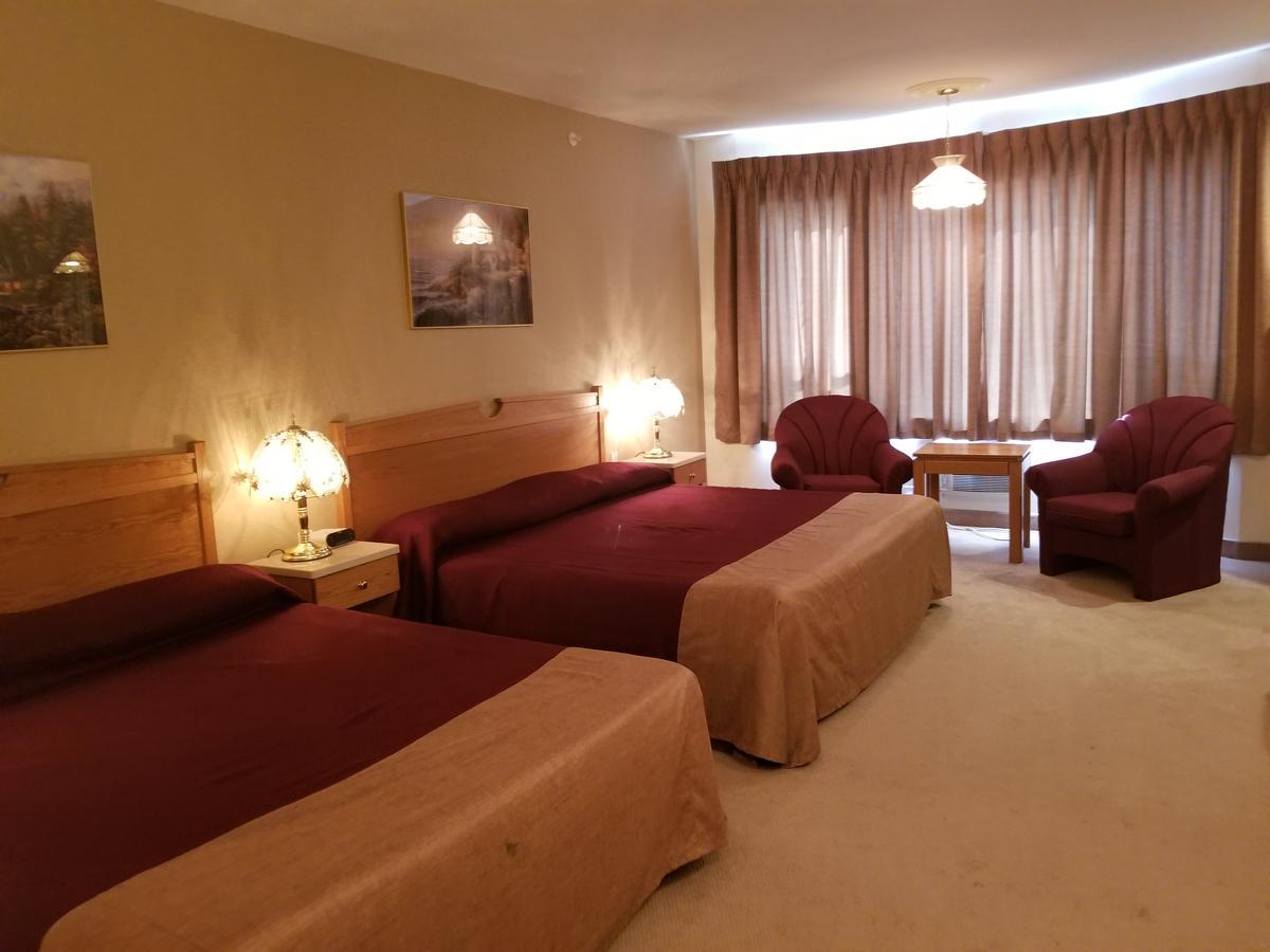 New Imperial Suites Уайткорт Екстериор снимка