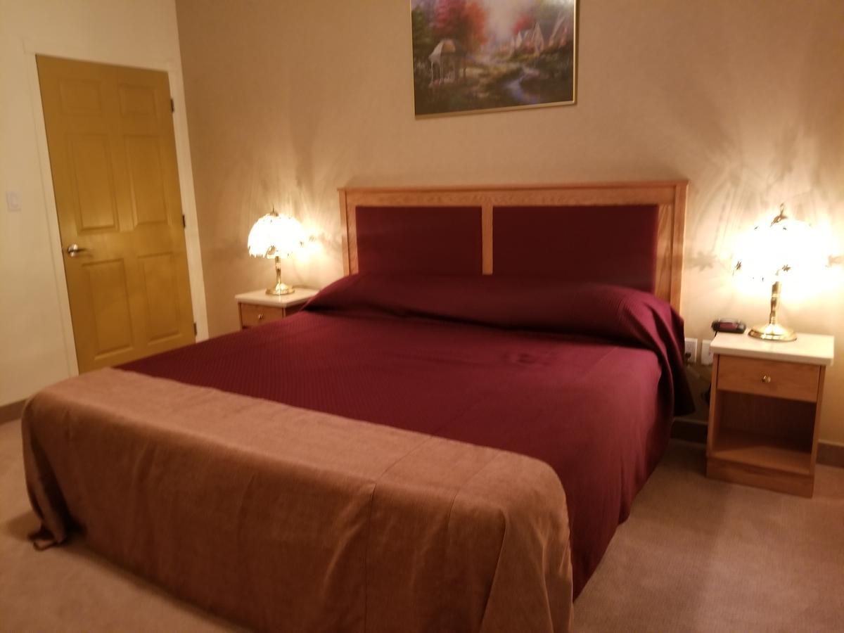 New Imperial Suites Уайткорт Екстериор снимка
