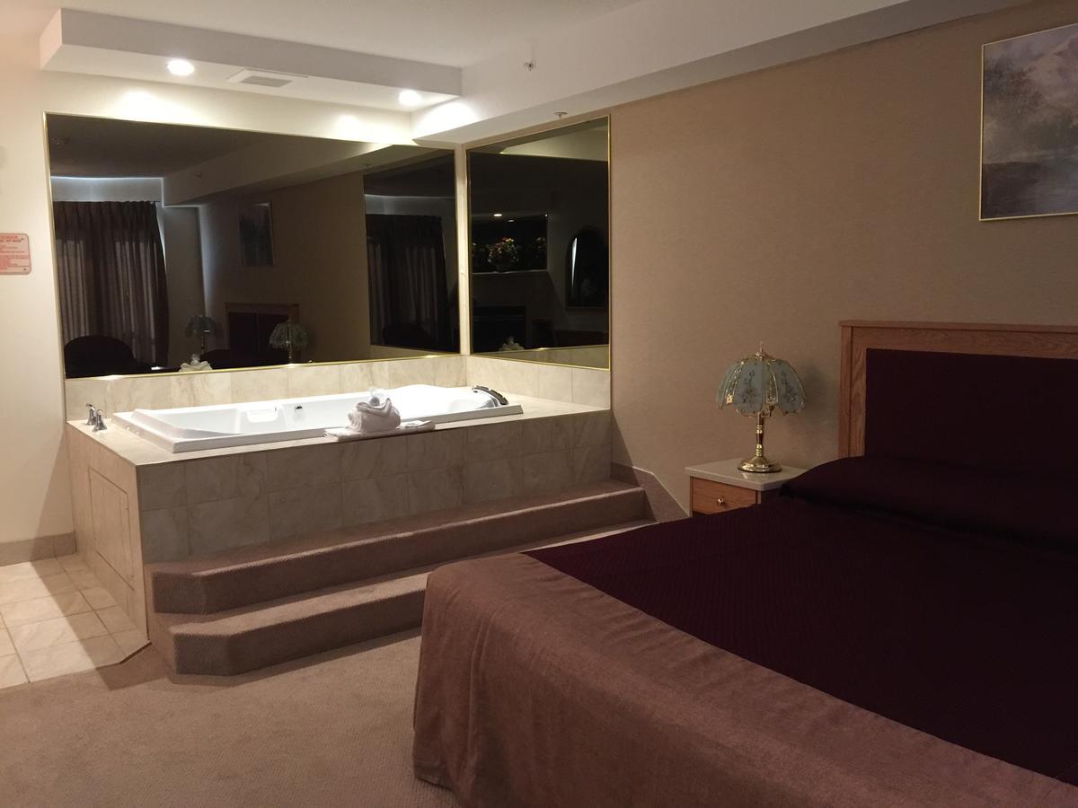 New Imperial Suites Уайткорт Екстериор снимка