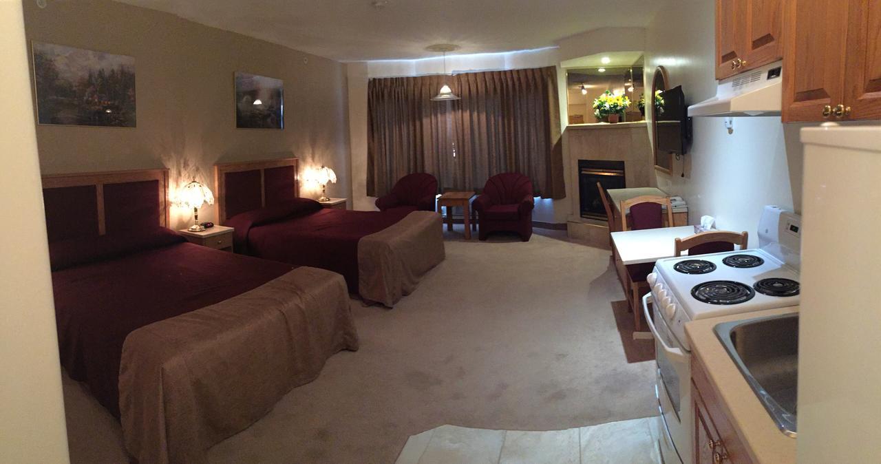New Imperial Suites Уайткорт Екстериор снимка