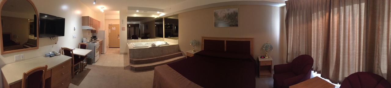 New Imperial Suites Уайткорт Екстериор снимка